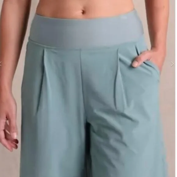 Title Nine Round Trip Wide Leg Adjustable Cropped Pants Yoga Athleisure - Picture 4 of 13